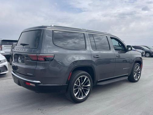 Baltic Gray Metallic Clearcoat 2022 Jeep Wagoneer Series II 4x2