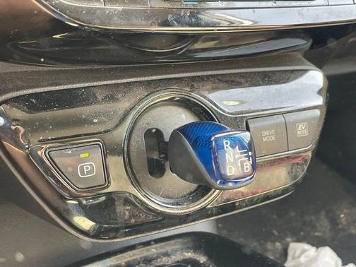 2021 Toyota Prius XLE