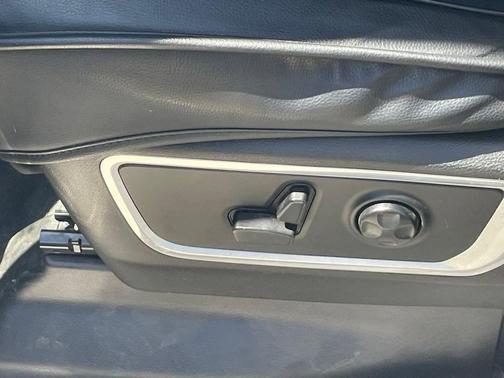 Patriot Blue Pearlcoat 2021 RAM 1500 Laramie