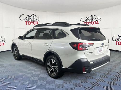 Crystal White Pearl 2022 Subaru Outback Limited