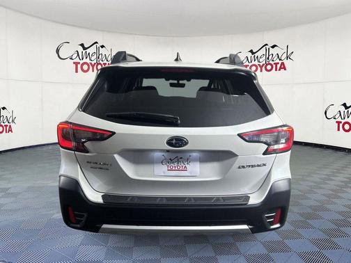 Crystal White Pearl 2022 Subaru Outback Limited
