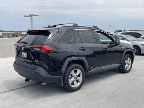 2020 Toyota RAV4 Hybrid XLE
