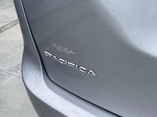2018 Chrysler Pacifica Touring-L