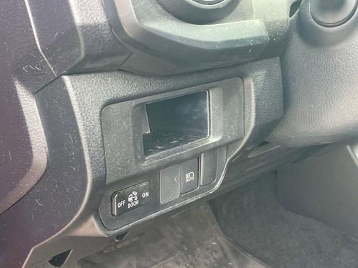 Barcelona Red Metallic 2019 Toyota Tacoma SR