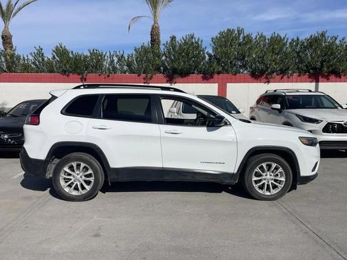 2022 Jeep Cherokee Latitude Lux