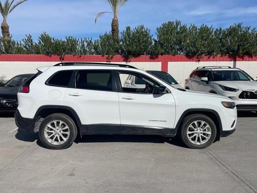 2022 Jeep Cherokee Latitude Lux