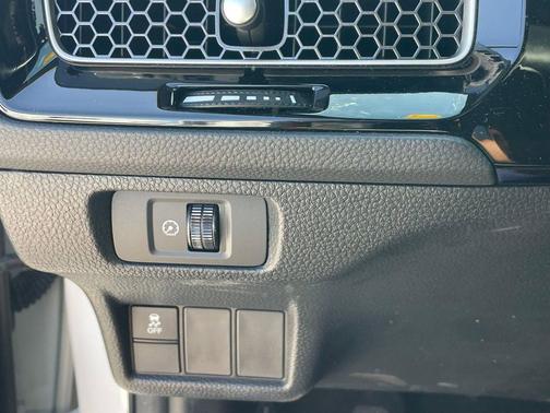 Platinum White Pearl 2025 Honda Civic Sport