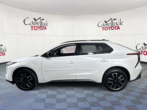 Wind Chill Pearl 2026 Toyota bZ XLE Plus
