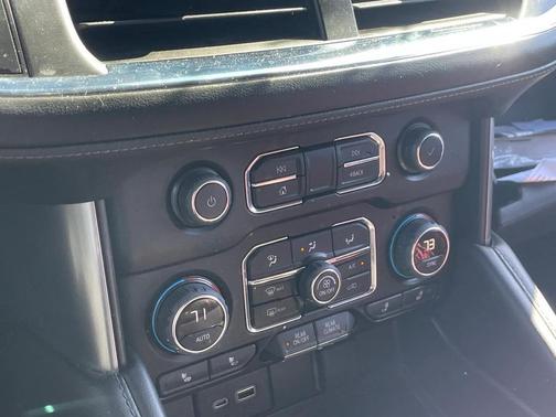 2022 Chevrolet Suburban 4WD Z71