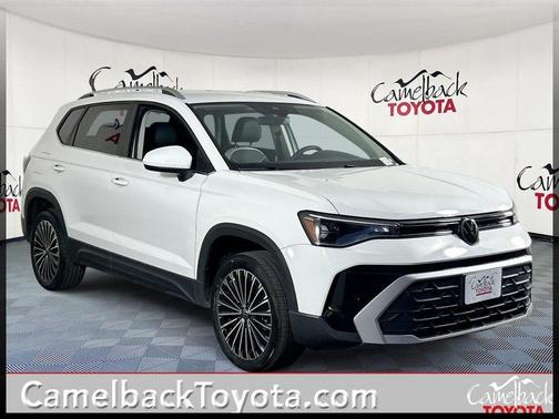 Pure White 2026 Volkswagen Taos SE