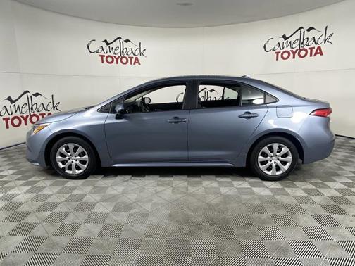 Photo 5 of 32 of 2021 Toyota Corolla LE