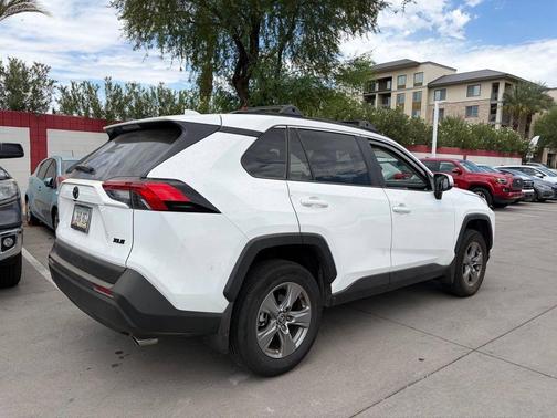 Ice 2025 Toyota RAV4 XLE