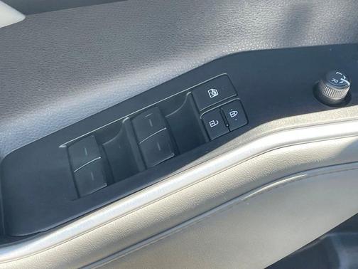 Magnetic Gray Metallic 2025 Toyota Highlander Hybrid XLE