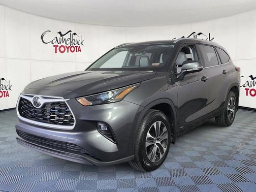 Magnetic Gray Metallic 2025 Toyota Highlander Hybrid XLE