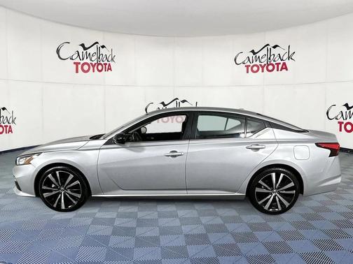 2021 Nissan Altima SR FWD