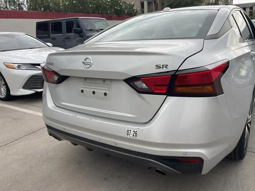 2021 Nissan Altima SR FWD