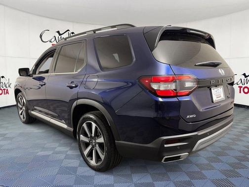 Obsidian Blue Pearl 2023 Honda Pilot Touring 8-Passenger