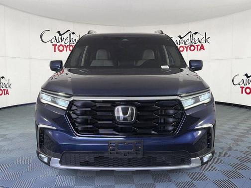 Obsidian Blue Pearl 2023 Honda Pilot Touring 8-Passenger