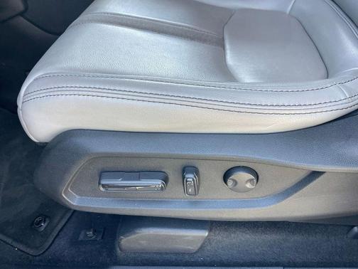 Obsidian Blue Pearl 2023 Honda Pilot Touring 8-Passenger