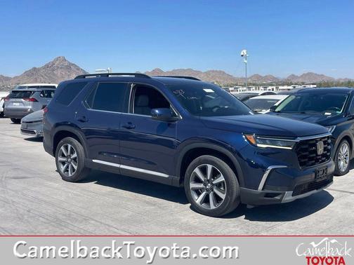 Obsidian Blue Pearl 2023 Honda Pilot Touring 8-Passenger