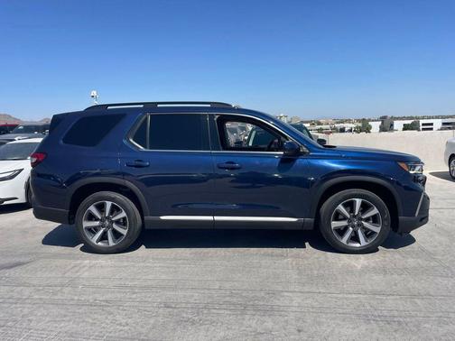 Obsidian Blue Pearl 2023 Honda Pilot Touring 8-Passenger