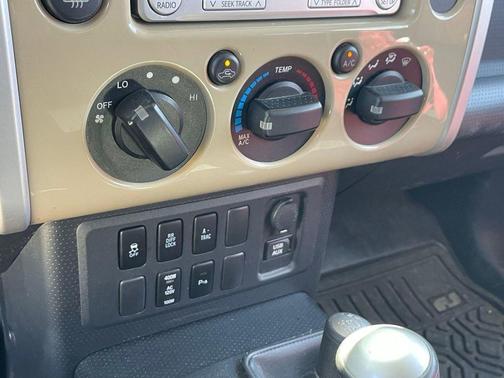 Quicksand 2014 Toyota FJ Cruiser Base