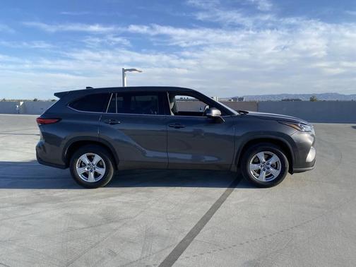 2022 Toyota Highlander L
