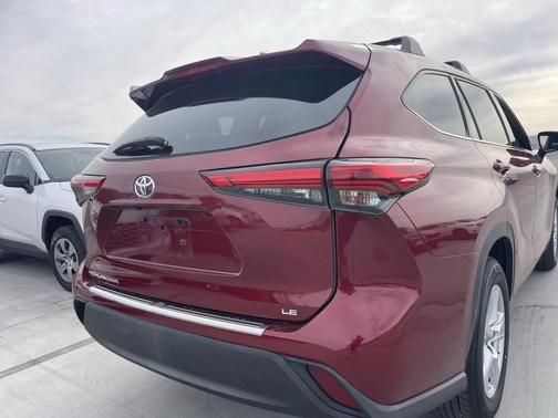 2021 Toyota Highlander LE