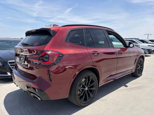 Aventurin Red Metallic 2024 BMW X3 xDrive30i