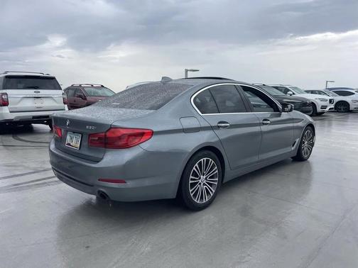 2018 BMW 530 530i
