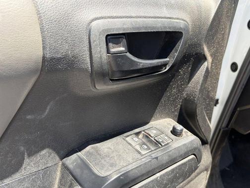 Ice 2023 Toyota Tacoma SR