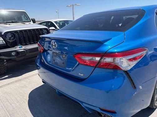 Blue Streak Metallic 2018 Toyota Camry SE
