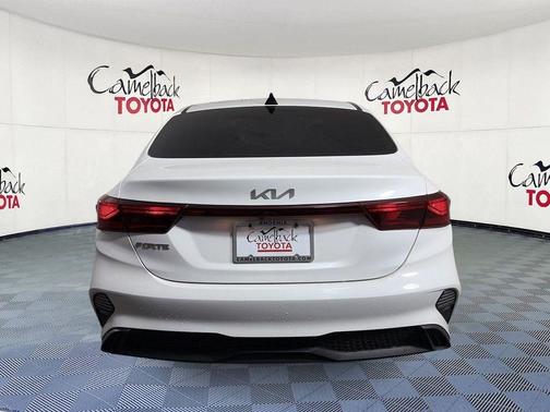 Snow White Pearl 2024 Kia Forte LXS