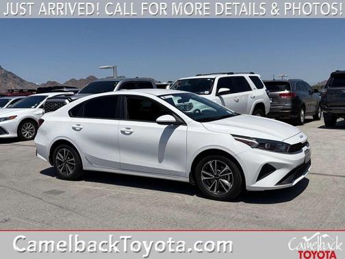 Snow White Pearl 2024 Kia Forte LXS