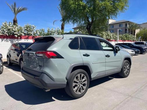 2021 Toyota RAV4 XLE Premium