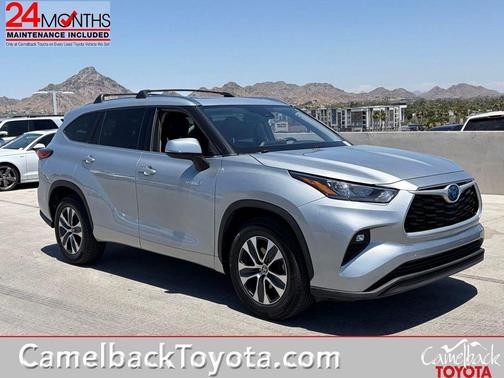 Celestial Silver Metallic 2020 Toyota Highlander Hybrid XLE