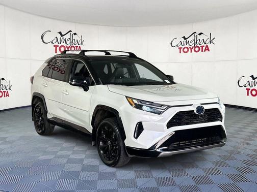 Blizzard Pearl/Midnight Black Metallic 2022 Toyota RAV4 Hybrid SE