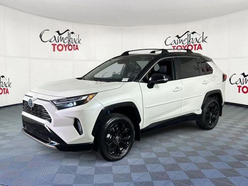Blizzard Pearl/Midnight Black Metallic 2022 Toyota RAV4 Hybrid SE