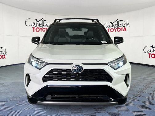 Blizzard Pearl/Midnight Black Metallic 2022 Toyota RAV4 Hybrid SE