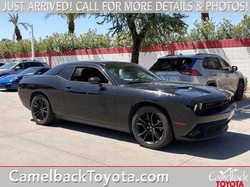 Pitch Black Clearcoat 2018 Dodge Challenger SXT