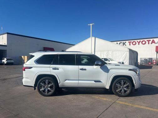 2023 Toyota Sequoia Capstone