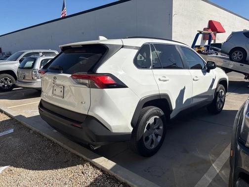 2019 Toyota RAV4 LE