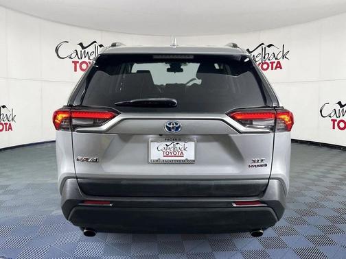 2022 Toyota RAV4 Hybrid XLE