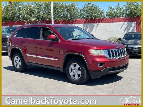 Brilliant Black Crystal Pearlcoat 2013 Jeep Grand Cherokee Laredo