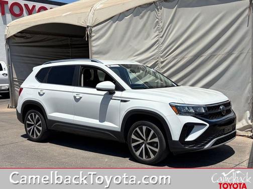 Pure White 2022 Volkswagen Taos 1.5T SE