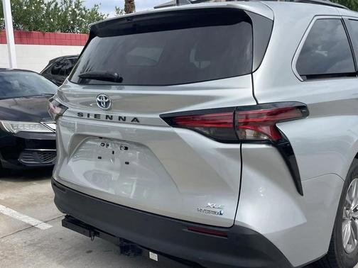 2021 Toyota Sienna XLE 7 Passenger