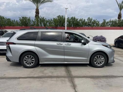 2021 Toyota Sienna XLE 7 Passenger