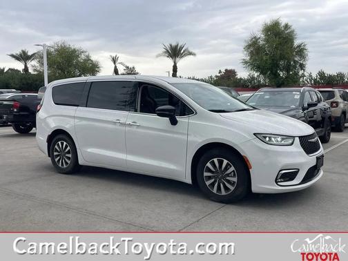 2024 Chrysler Pacifica Hybrid Select