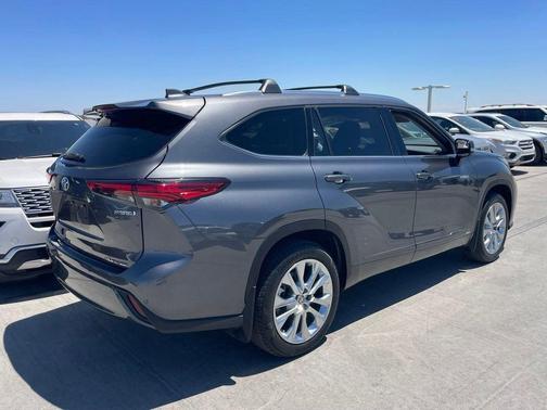 Magnetic Gray Metallic 2020 Toyota Highlander Hybrid Limited
