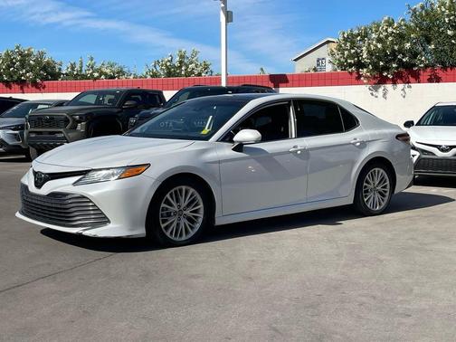 Wind Chill Pearl 2020 Toyota Camry XLE